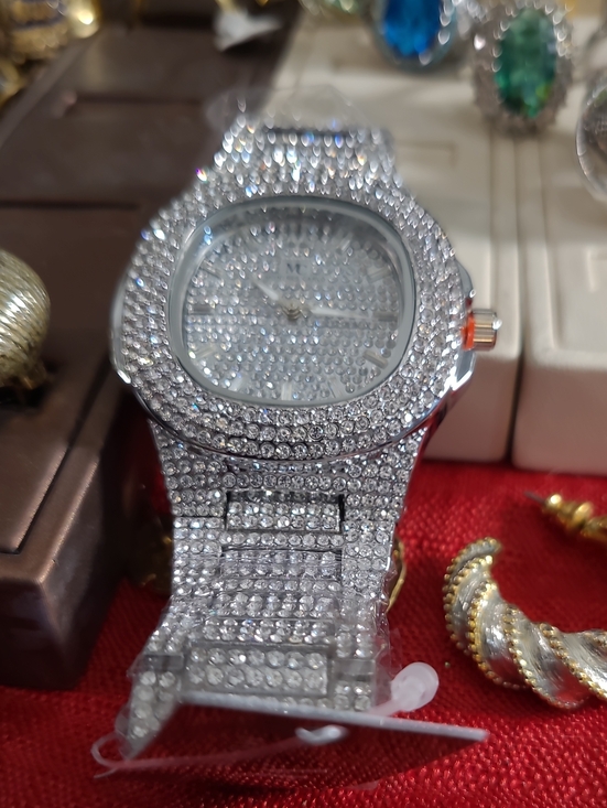 Jewelry - Watch